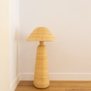 Lámpara de pie ratán