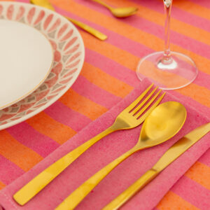 Mantel de tela jacquard raya fucsia y naranja