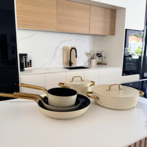 Colección Aura Beige - Batería de cacerolas y sartenes antiadherentes